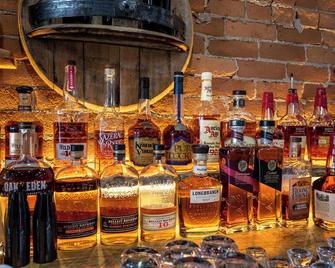 Monmouth Loft 1 - Ньюпорт - Бар