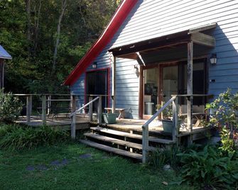 Pet-Friendly Cabin Rental for Family Getaway in Lexington, Virginia - Lexington - Patio