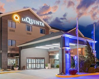 La Quinta Inn & Suites by Wyndham Ada - Ada - Gebouw