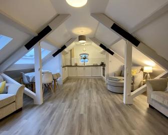 Nera Stay - Leighton Buzzard - Living room