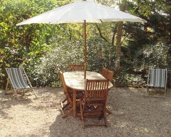 Comfortable 4-person cottage for pets - Soubès - Patio