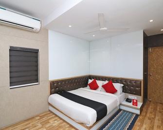 Collection O Heritage Vip Road - Konnagar - Bedroom
