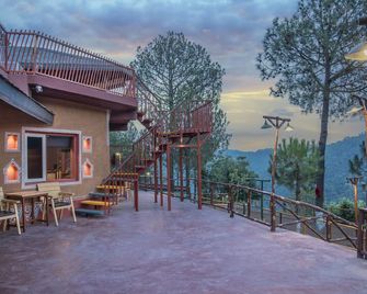 A Kasauli Ggaon by Echor - Kasauli - Balcony