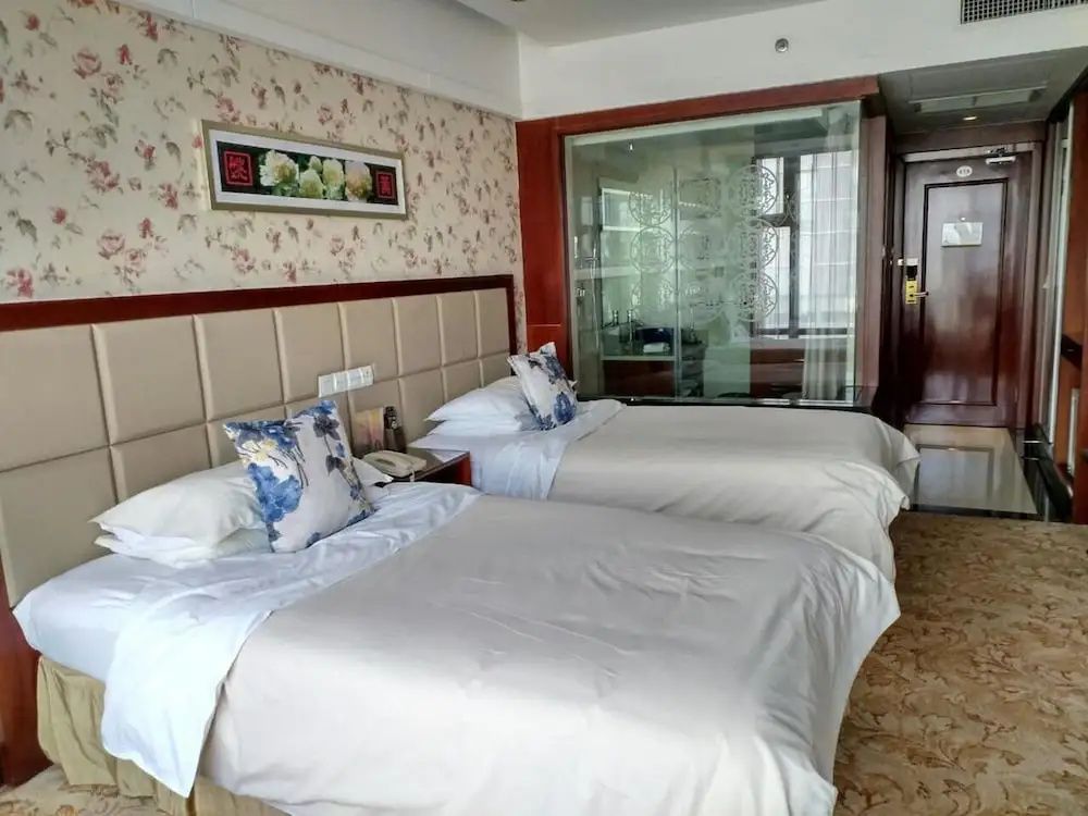New Friendship Hotel - לואויאנג