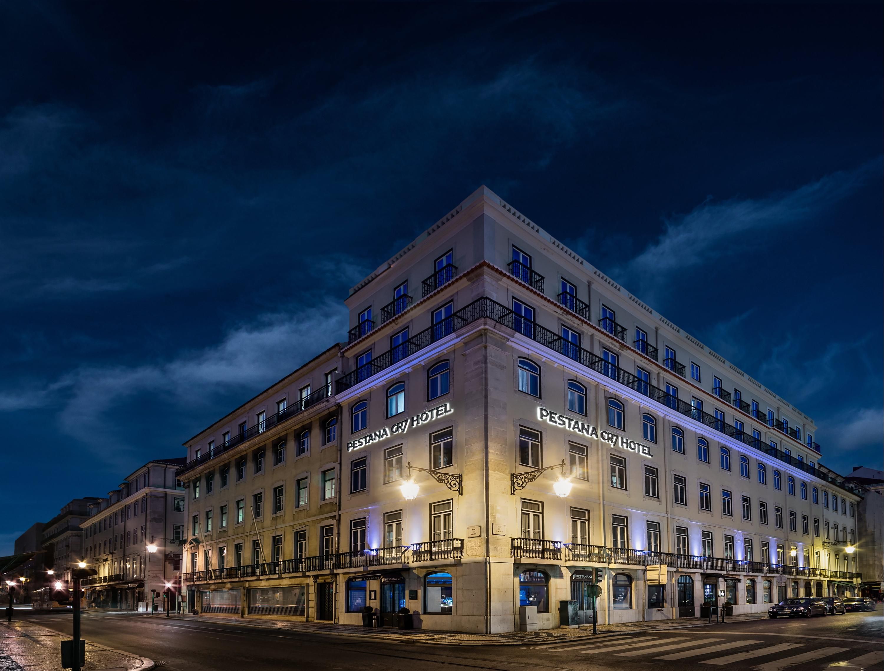 بيستانا CR7 لشبونة