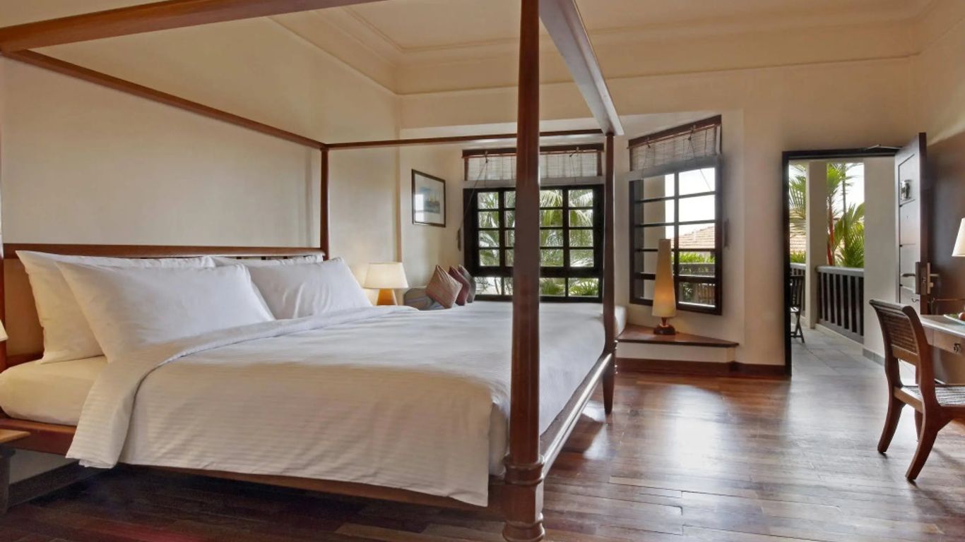 雅維林海中天酒店