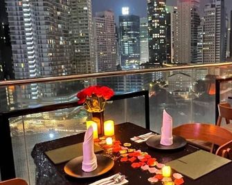 Hotel Maya Kuala Lumpur City Centre - Kuala Lumpur - Balcony
