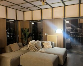 Appartement 3 chambres confluence haut standing 6 personnes - Lyon - Salon