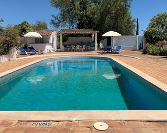 Portuguese Farmhouse With Walled Garden and Private Pool - Messines de Baixo - Zwembad