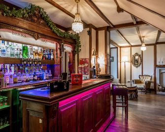 Grey Harlings - Montrose - Bar
