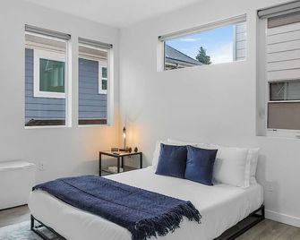 Balerion's Shadowed Suite - Seattle - Habitació