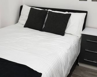Homestay in Walsall - Walsall - Bedroom