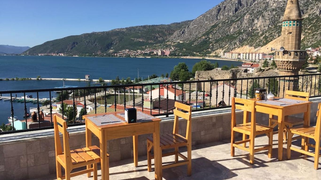 Lale Pension