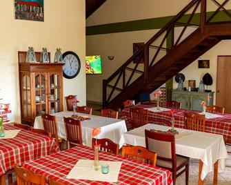 Roxy's Mountain Lodge - Roseau - Restaurante