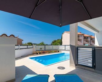 Pool Apartment Sax - Medulin - Pool