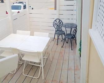 Villa Serena- full kitchen, and just a 3 minute walk to the beach! - San Diego - Balcony