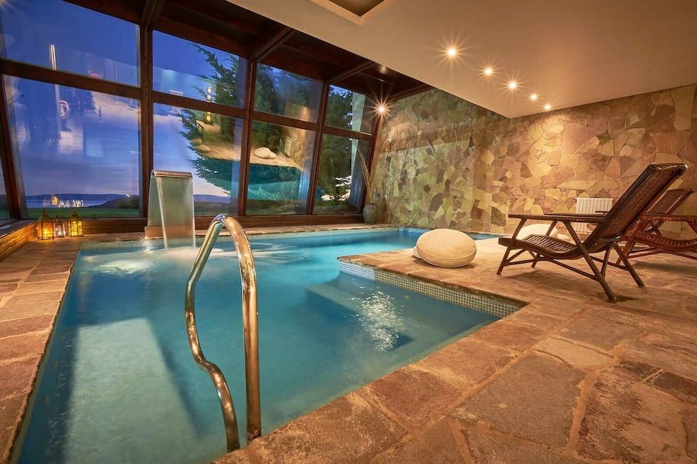 ألتوا كالافيت هوتل باتاجونيكو - إلكالافيت - حوض السباحة