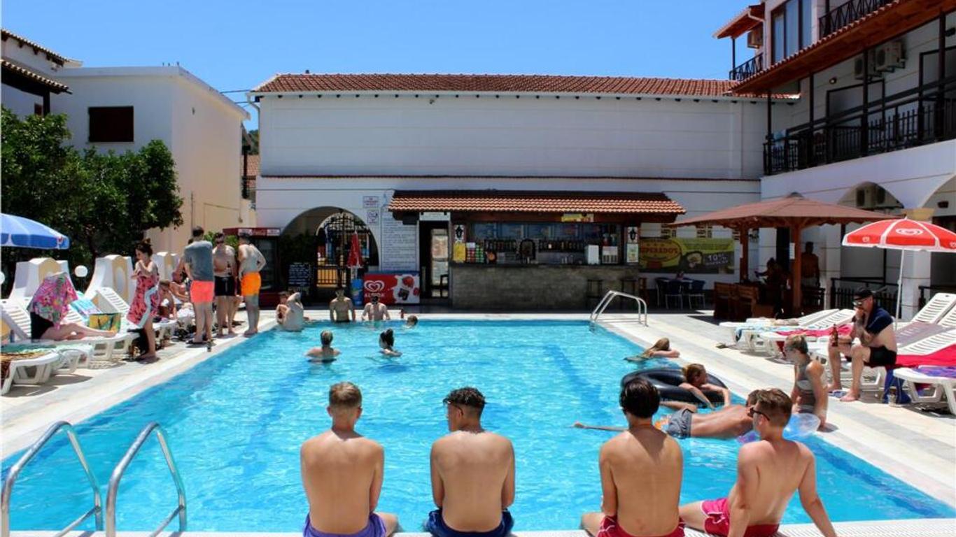 Lefkimi Hotel
