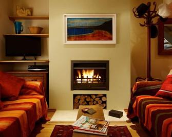 Hang Your Hat - Winchester - Living room