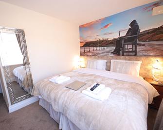 Toulson Court - Scarborough - Bedroom