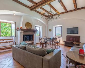 Gorgeous Home In Cantalice ri - Poggio Bustone - Living room