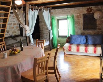 Time window, Mantova, Bed & Bike - Tisno - Salle à manger