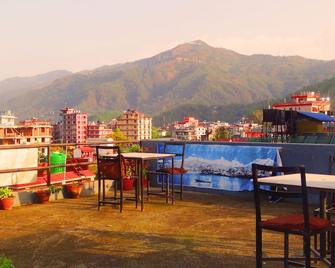 Hotel Hakoniwa - פוחארה - מרפסת