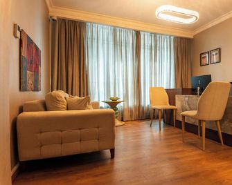 Nile Suites Plaza Hotel Apartments - קהיר