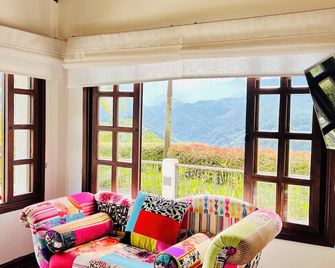 Hotel Reserva Monarca - Armenia - Wohnzimmer