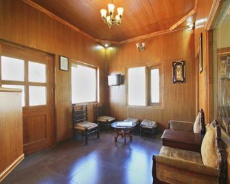 Oyo 5021 Golden Springs - Ooty - Lobby