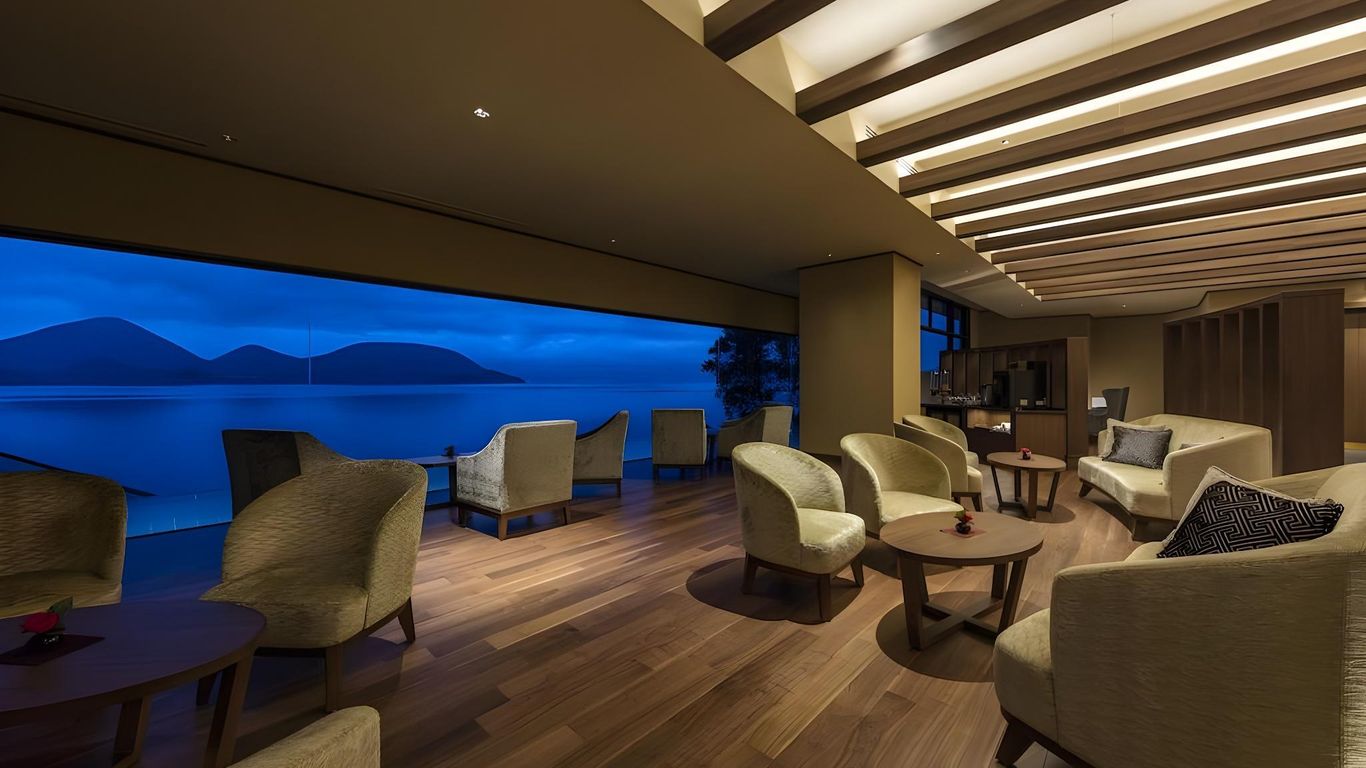 ザ・レイクスイート湖の栖