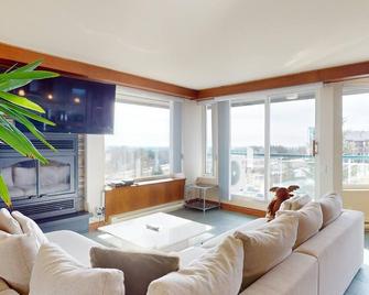 1-507 : Condo - 3 bedrooms - sleeps 6 - Beaupre - Sala de estar