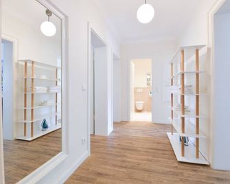 Osteiner Hof by The Apartment Suite - Mainz - Hallway