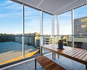 Zetland Walk to Train shopping - Sydney - Balcony