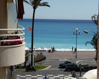 Nice Centre - Apartment with balcony and stunning sea view! - Nice - Beach
