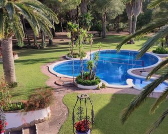 Villa Balneari Resort Casa Vacances Per - Montroig - Piscina