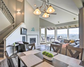 Hiking Trail and Hot Tub Access Bend Condo with Deck - Bend - Spisestue