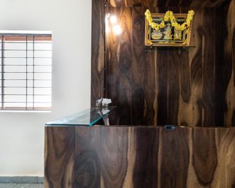 Hotel O Supriya Lodge - Hassan - Front desk
