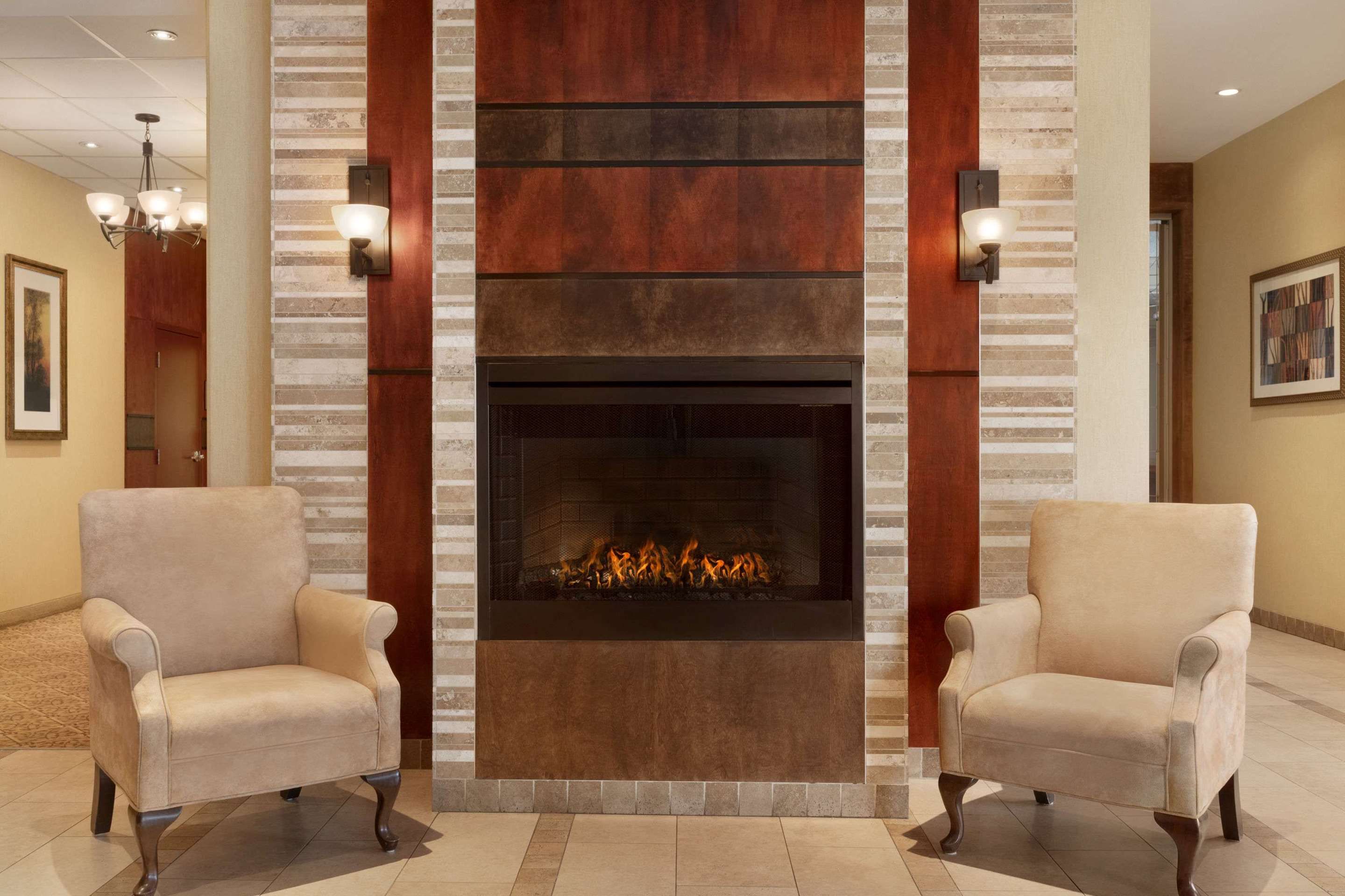 Days Inn by Wyndham Edmonton Downtown - Edmonton - Lobby