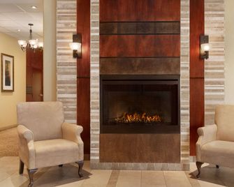 Days Inn by Wyndham Edmonton Downtown - Edmonton - Lobby