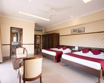 West End Hotel - Mumbai - Kamar Tidur