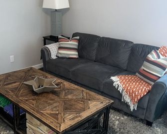 Updated 2BR home in Huntington, WV - Huntington - Olohuone