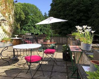 Chateau De Saint-Agoulin - Saint-Agoulin - Patio