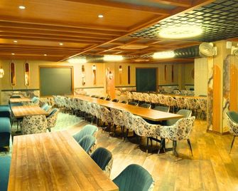 The Maasai Mara Resort, Water & Adventure Park, Corbett - Rāmnagar - Restaurant