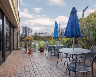 Holiday Inn Express Castro Valley - I-580 By IHG - Castro Valley - Патіо