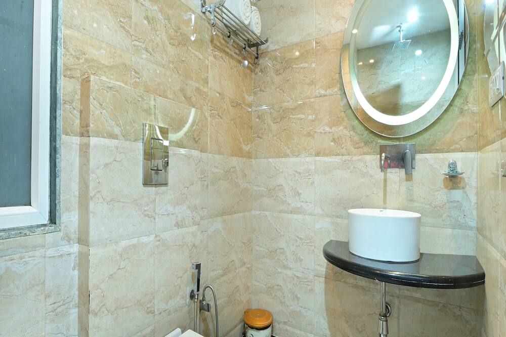Hotel Hari Piorko Grand - 2 Min from New Delhi Railway Station