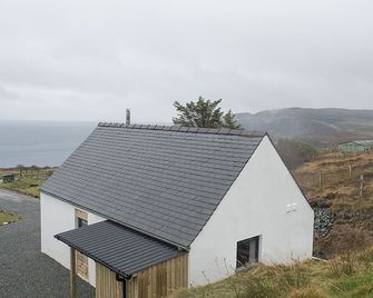 Croft 7 Geary Self Catering Studio with stunning sea views - Isle of Skye - Gebäude