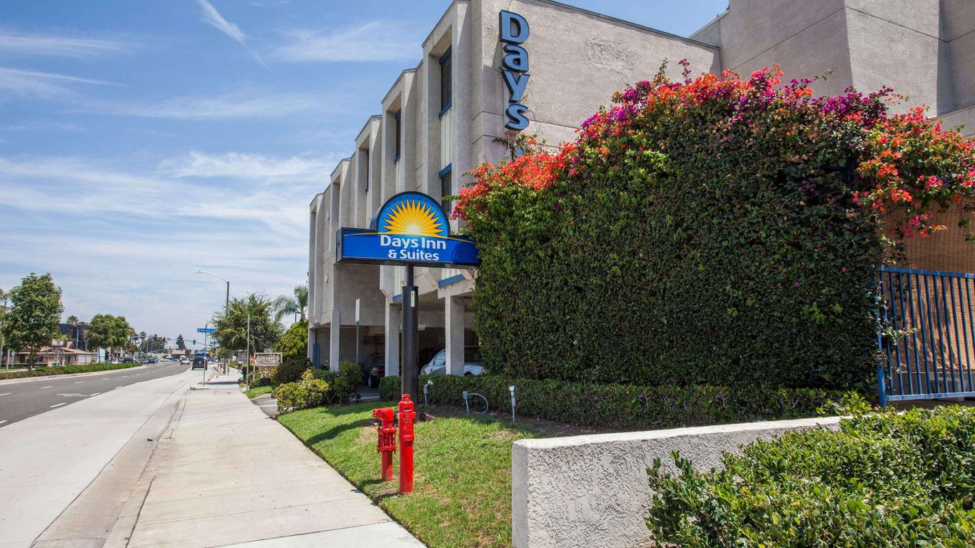 Days Inn by Wyndham Orange Anaheim