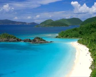 Beautiful Coral Bay Location - Saint John - Playa