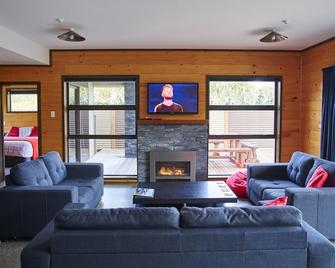 Greymouth Seaside Top 10 Holiday Park - Greymouth - Living room